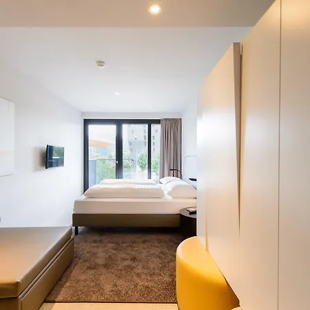 Blackhome East I Contactless Check-in Aparthotel 3*