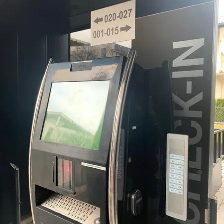 Blackhome East I Contactless Check-in Aparthotel Innsbruck