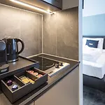 Blackhome East I Contactless Check-in アパートホテル 3*