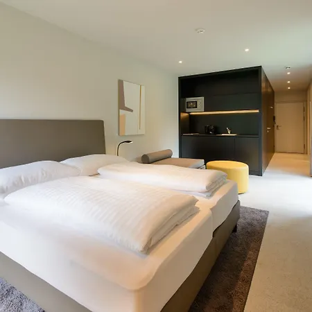 Blackhome East I Contactless Check-in Aparthotel