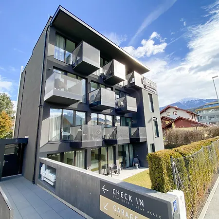 Blackhome East I Contactless Check-in Lägenhetshotell 3*