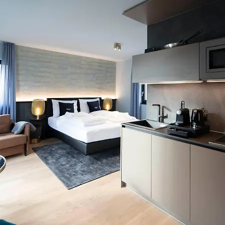 Blackhome East I Contactless Check-in 3*