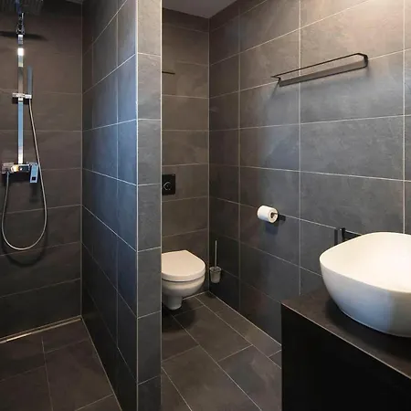 Blackhome East I Contactless Check-in 3*