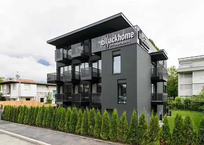 Aparthotel Blackhome East I Contactless Check-in Innsbruck
