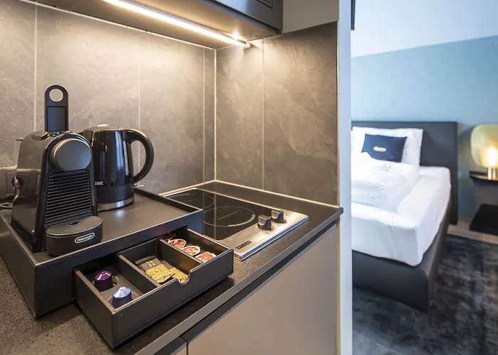 Blackhome East I Contactless Check-in Aparthotel 3*